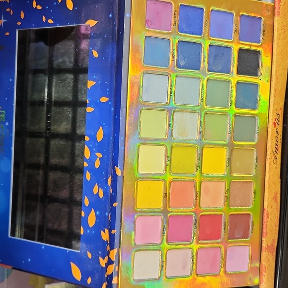 Makeup - Picture 3 of 4